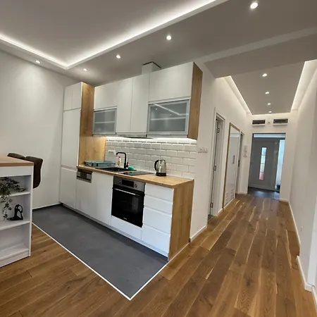 Apartment, Stari Grad, Διαμέρισμα *